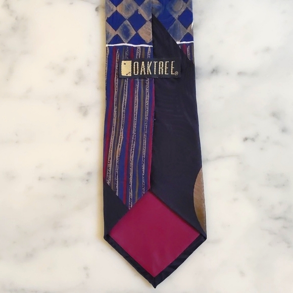 NWOT. Oaktree Imported Silk Tie with Multicolor Design Patterns. - Picture 4 of 5